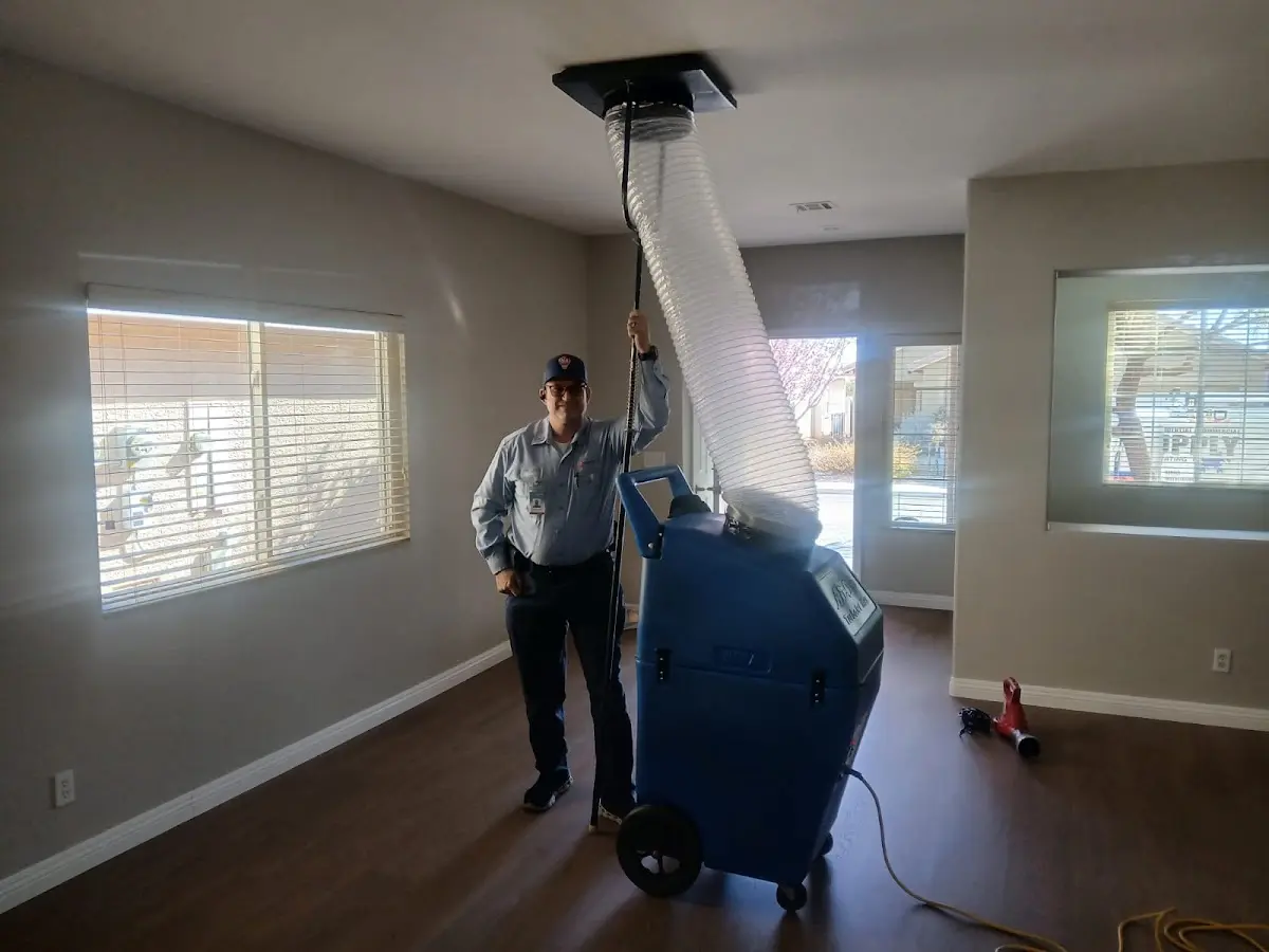 Professional Smart Thermostat Installation work inside a Hidalgo home